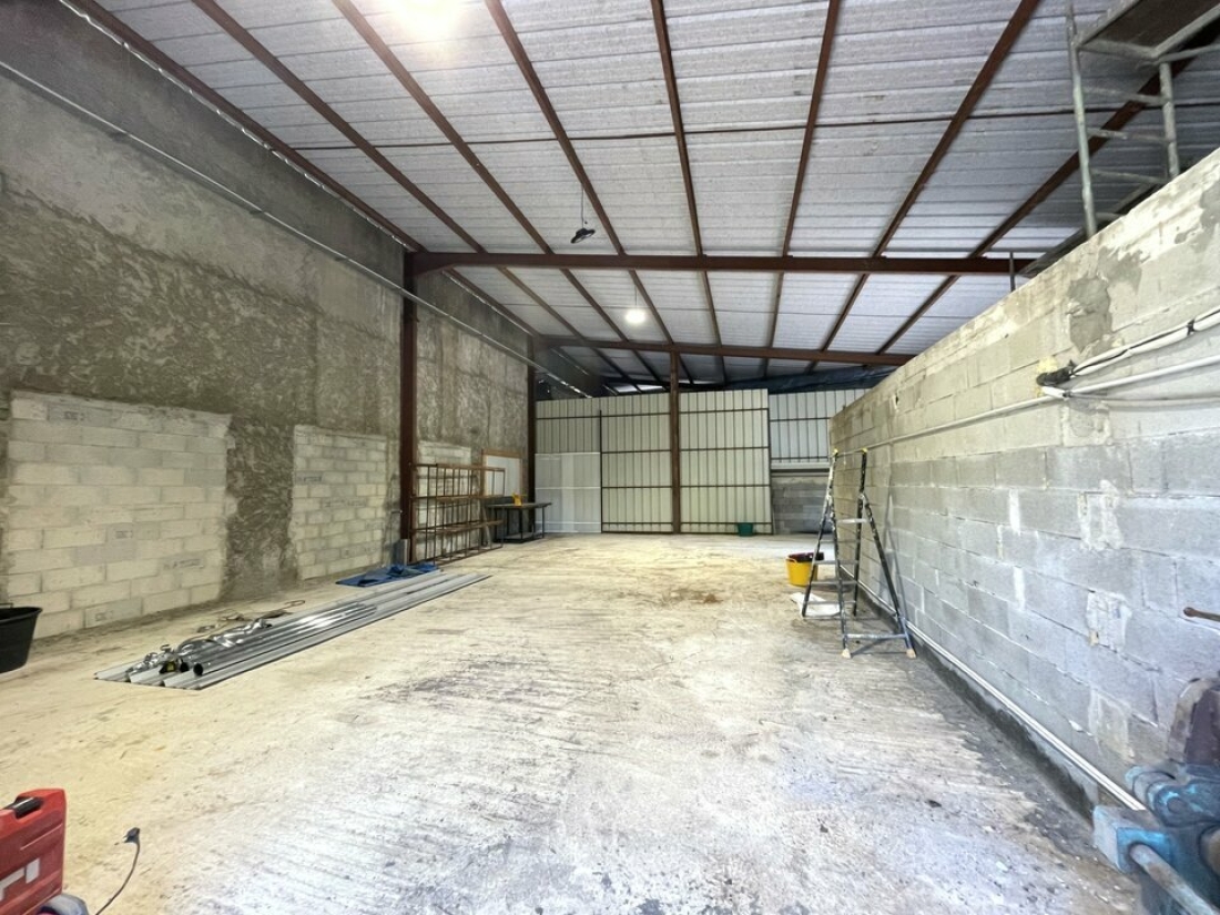 Photo 4 – location Entrepôts / activités	GRASSE (06130)