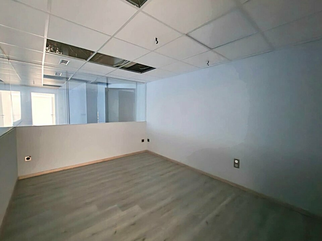 Photo 5 – location Locaux commerciaux	LE LUC (83340)