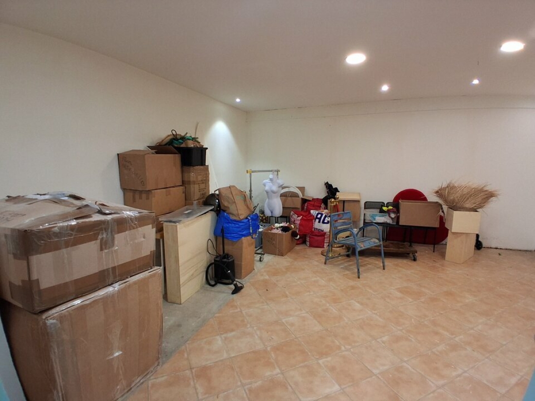 Photo 5 – location Entrepôts / activités	CASTAGNIERS (06670)