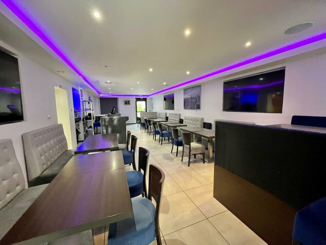 Photo 2 – vente Locaux commerciaux	LE LUC (83340)