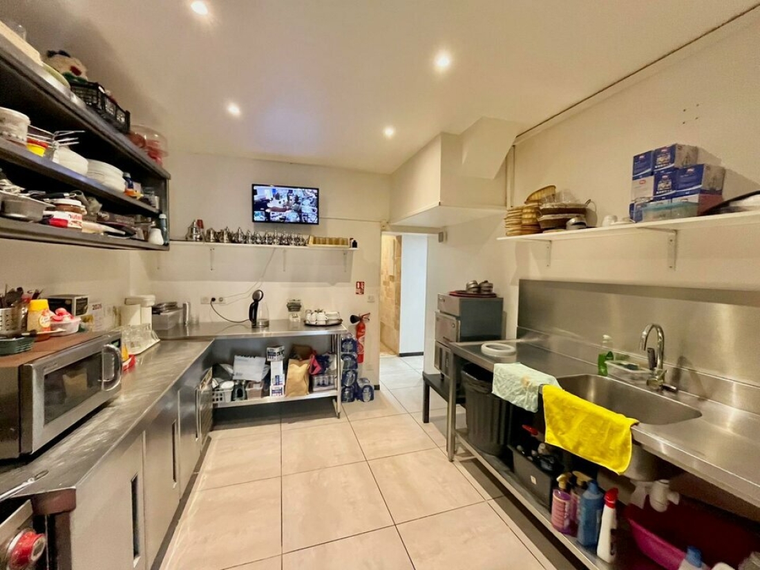 Photo 4 – vente Locaux commerciaux	LE LUC (83340)