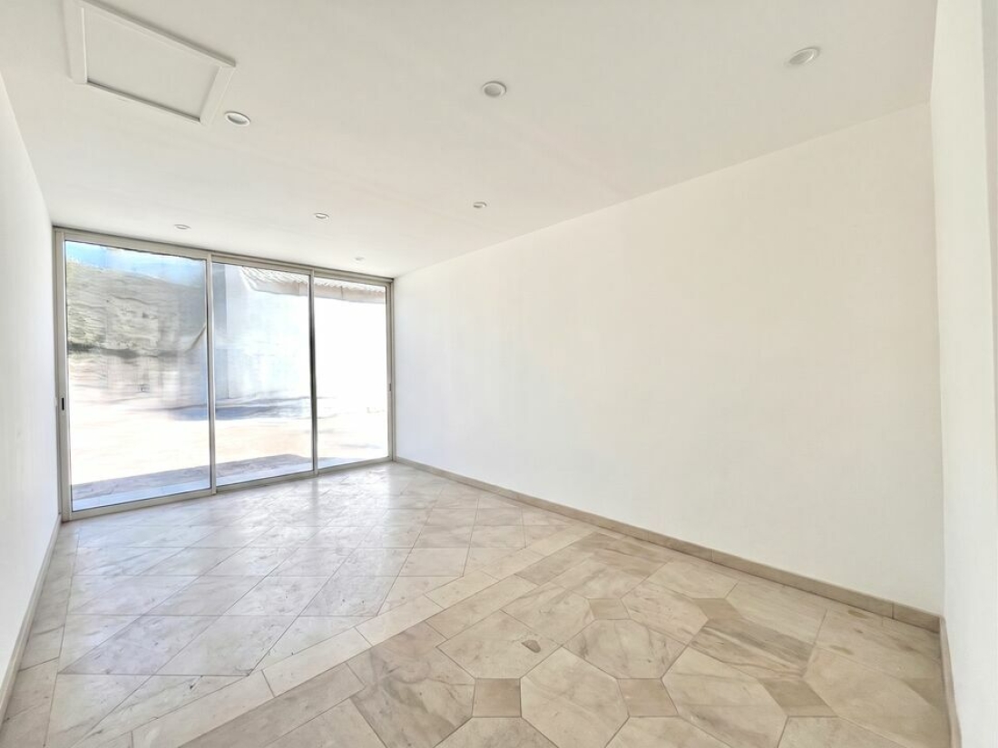 Photo 5 – location Entrepôts / activités	LE MUY (83490)