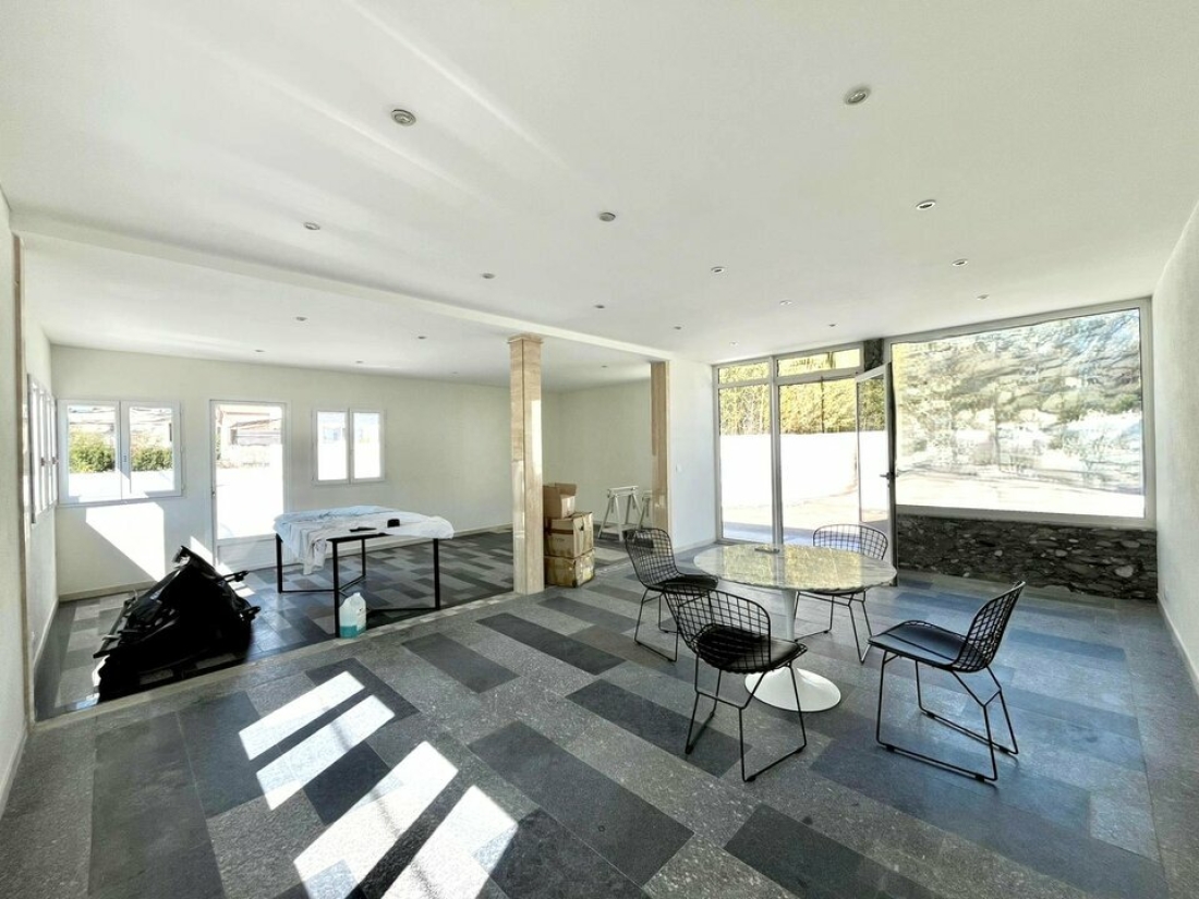 Photo 1 – location Entrepôts / activités	LE MUY (83490)