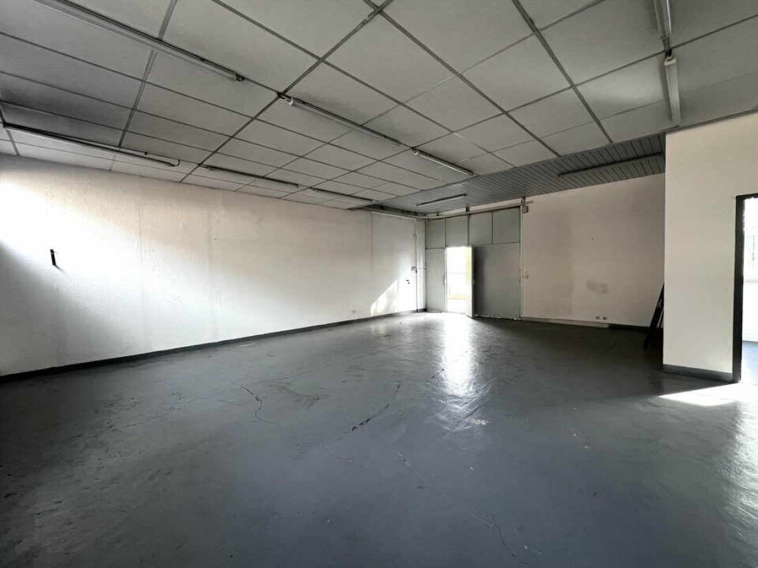 Photo 2 – location Entrepôts / activités	VILLENEUVE LOUBET (06270)