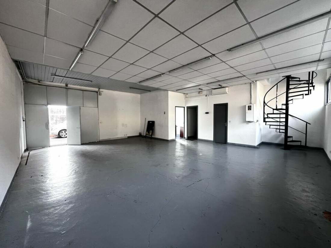 Photo 1 – location Entrepôts / activités	VILLENEUVE LOUBET (06270)