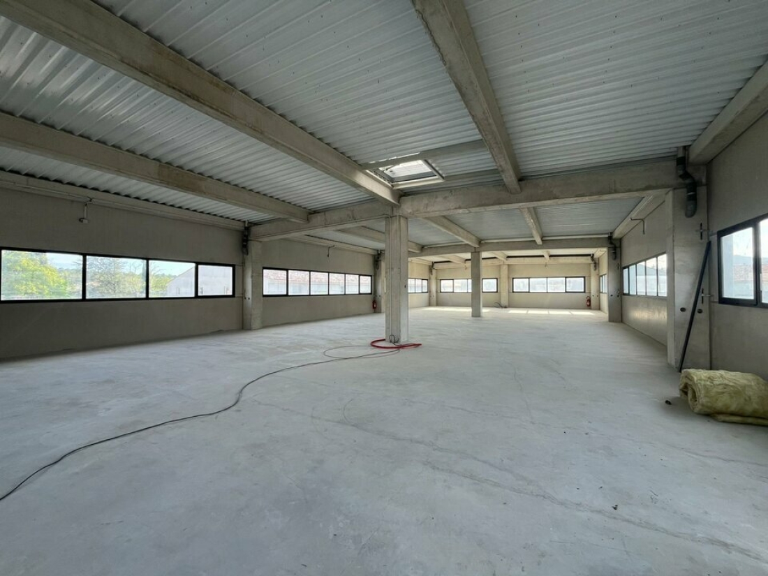 Photo 4 – location Entrepôts / activités	TOURRETTES (83440)