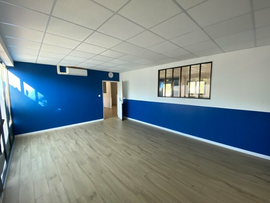 Photo 2 – location Locaux commerciaux	ROQUEFORT LES PINS (06330)