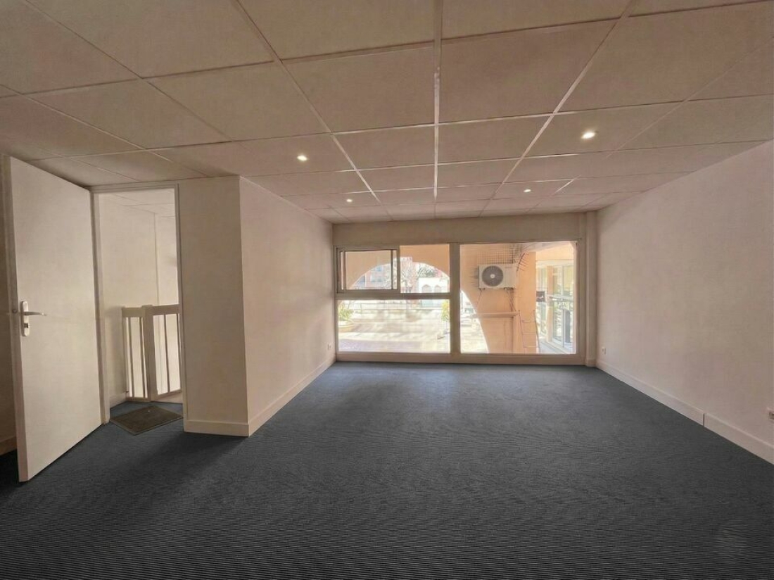 Photo 2 – location bureaux	FREJUS (83600)