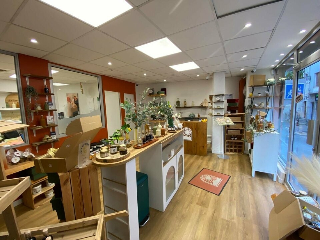 Photo 1 – location Locaux commerciaux	SAINT LAURENT DU VAR (06700)