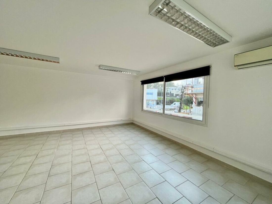 Photo 4 – location bureaux	MOUANS SARTOUX (06370)