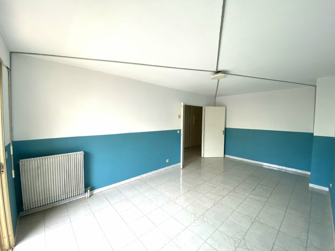 Photo 2 – vente bureaux	SAINT LAURENT DU VAR (06700)