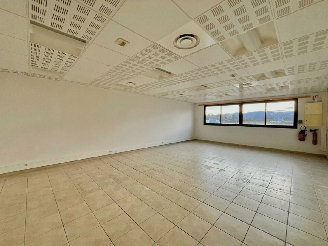 Photo 6 – location bureaux	MOUANS SARTOUX (06370)