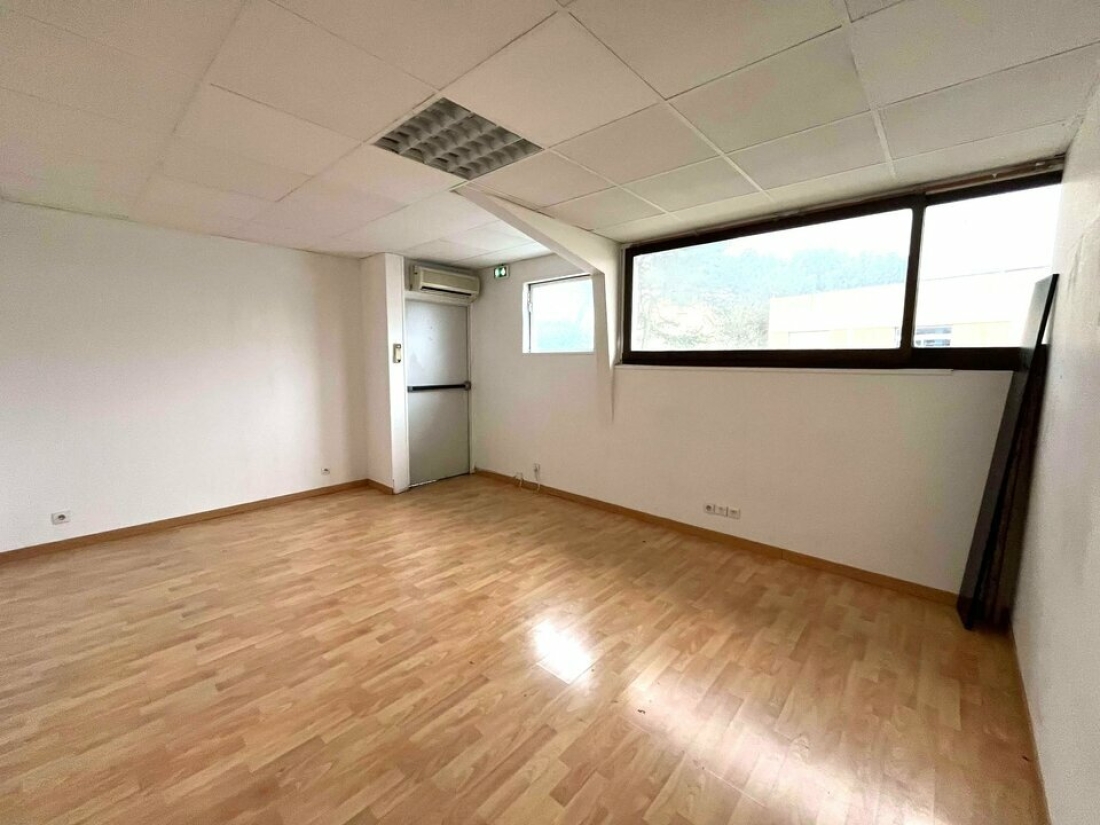 Photo 2 – location bureaux	LE CANNET (06110)
