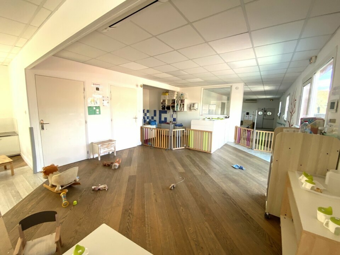 Photo 1 – location Entrepôts / activités	CAGNES SUR MER (06800)