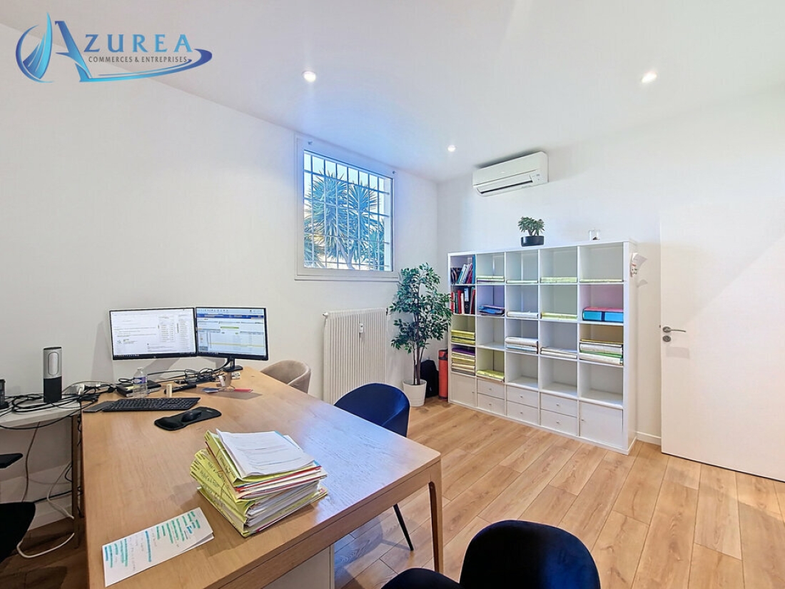 Photo 3 – location Locaux commerciaux	SAINT LAURENT DU VAR (06700)