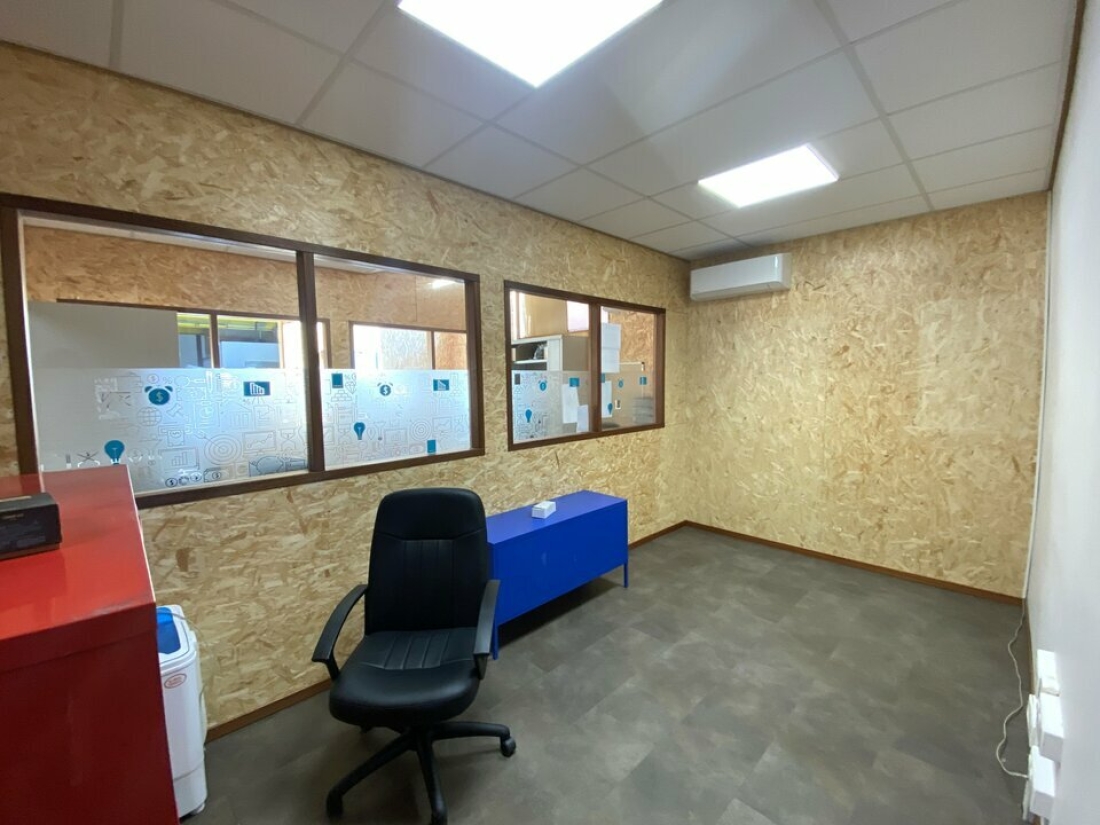 Photo 4 – location Entrepôts / activités	CARROS (06510)