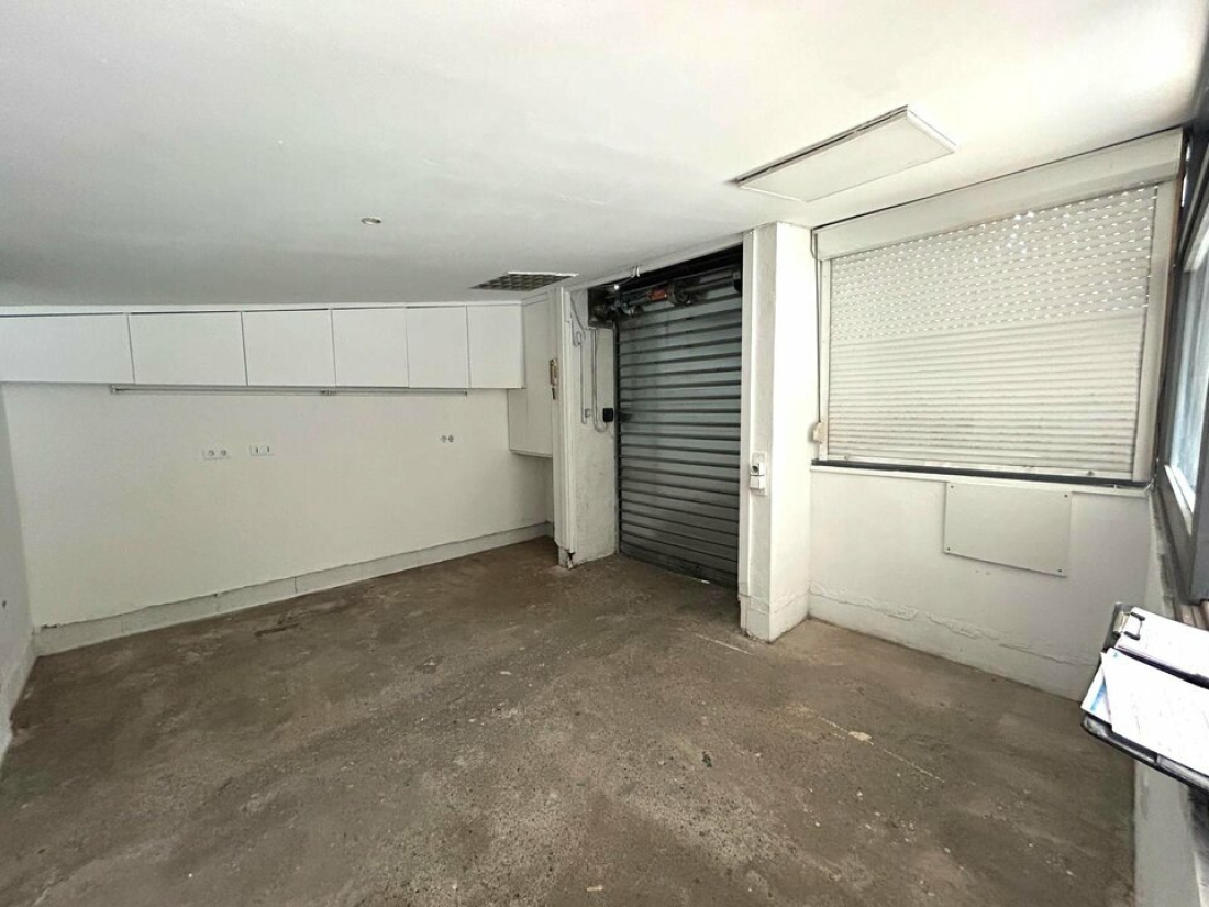Photo 2 – location Entrepôts / activités	ANTIBES (06600)