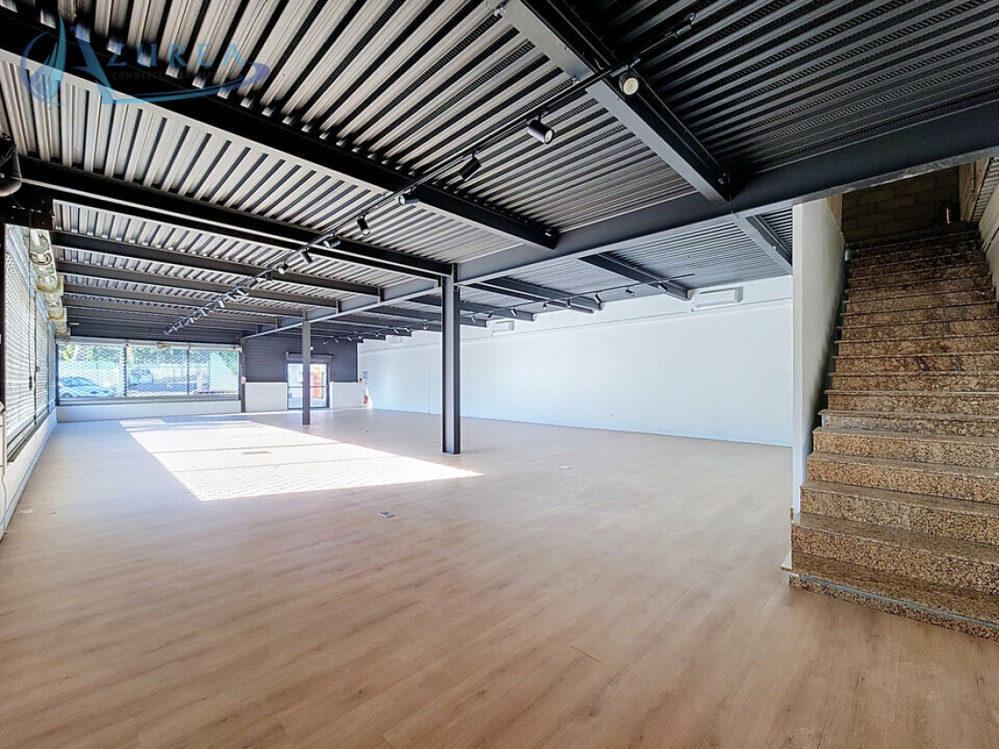 Photo 3 – location Locaux commerciaux	ROQUEBRUNE SUR ARGENS (83520)