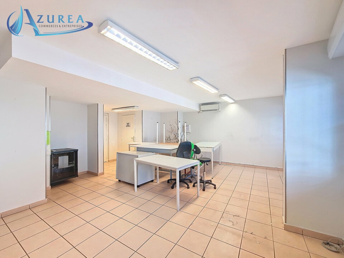 Photo 1 – location Locaux commerciaux	SAINT LAURENT DU VAR (06700)