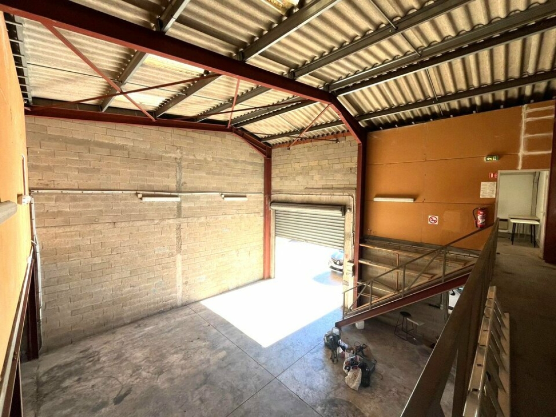 Photo 2 – location Entrepôts / activités	SAINT RAPHAEL (83700)