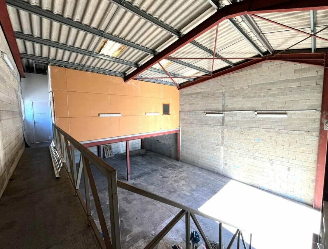 Photo 3 – location Entrepôts / activités	SAINT RAPHAEL (83700)