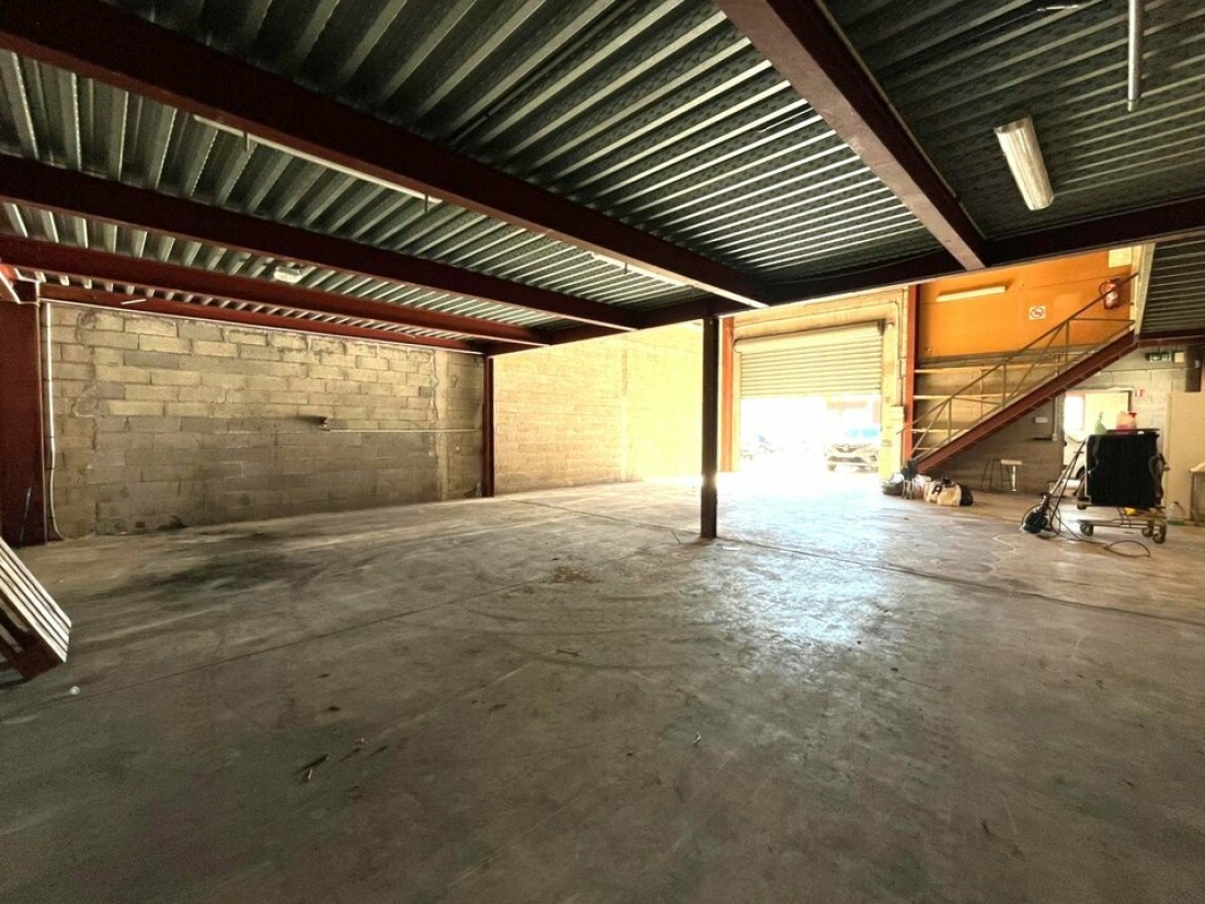 Photo 4 – location Entrepôts / activités	SAINT RAPHAEL (83700)