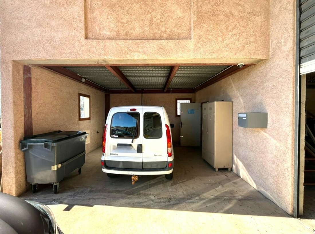 Photo 5 – location Entrepôts / activités	SAINT RAPHAEL (83700)