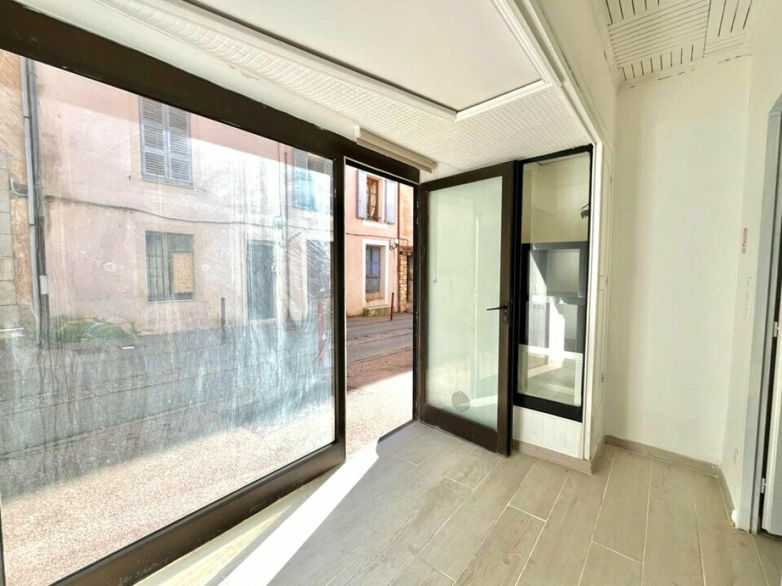 Photo 2 – location Locaux commerciaux	LES ARCS (83460)