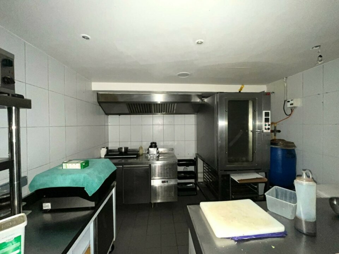 Photo 8 – location Locaux commerciaux	FREJUS (83600)