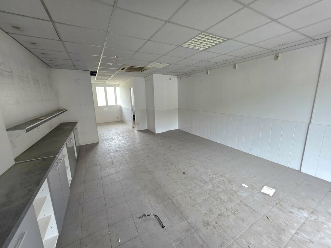Photo 2 – location Locaux commerciaux	VALLAURIS (06220)