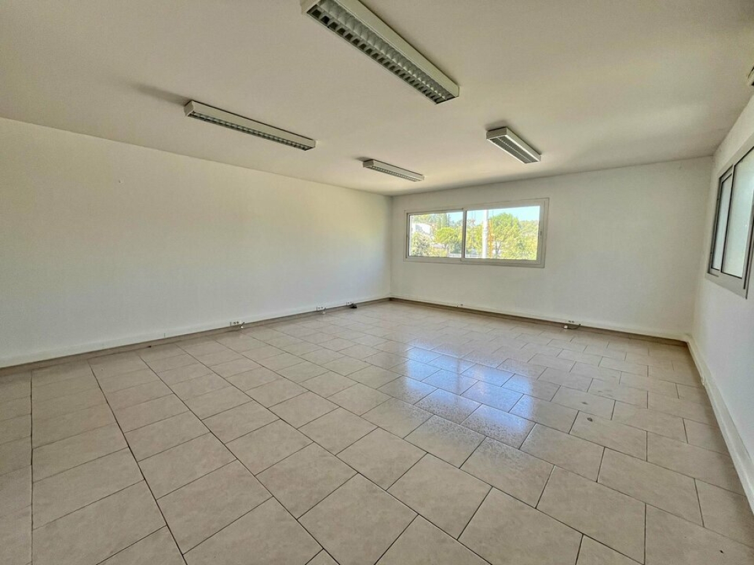 Photo 3 – location bureaux	MOUANS SARTOUX (06370)