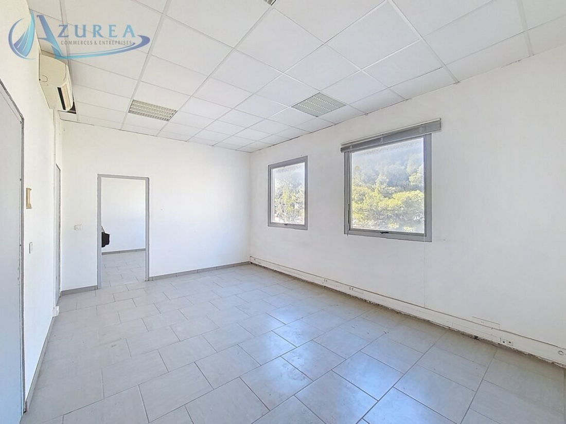 Photo 5 – location Entrepôts / activités	CARROS (06510)