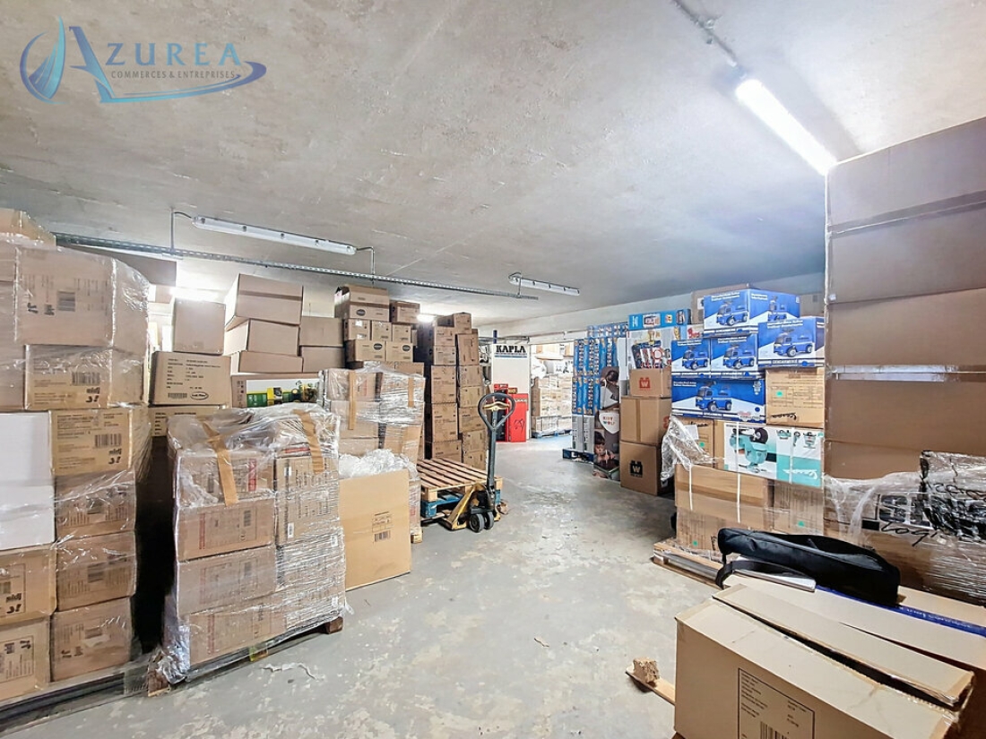 Photo 1 – location Entrepôts / activités	ANTIBES (06600)