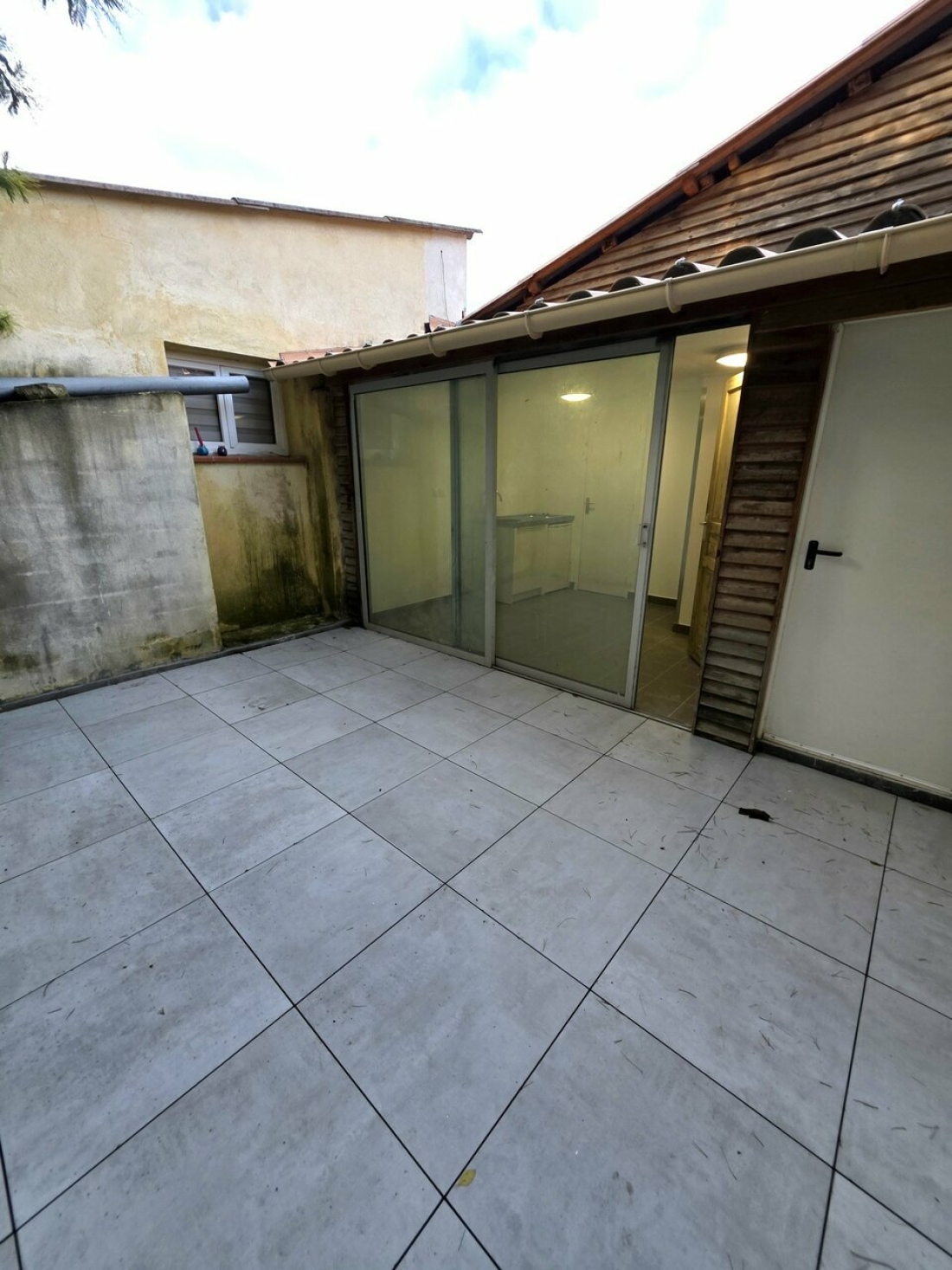 Photo 6 – location Entrepôts / activités	FREJUS (83600)