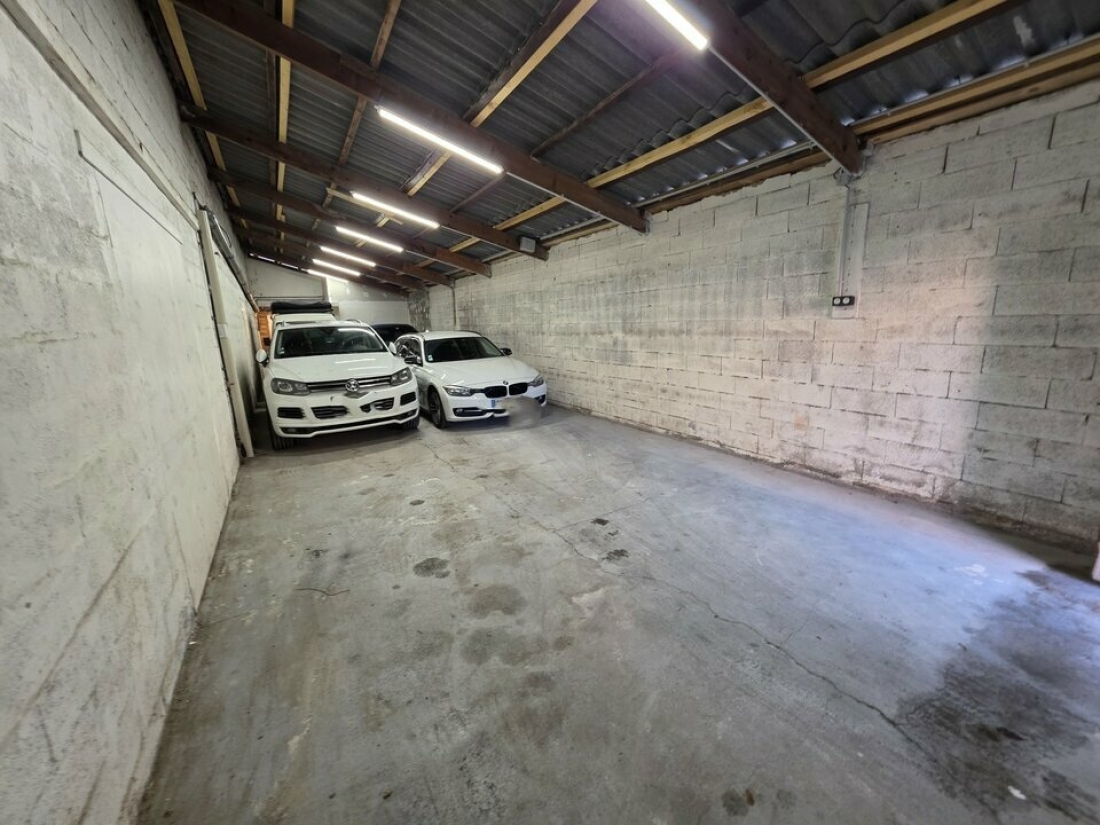 Photo 2 – location Entrepôts / activités	FREJUS (83600)