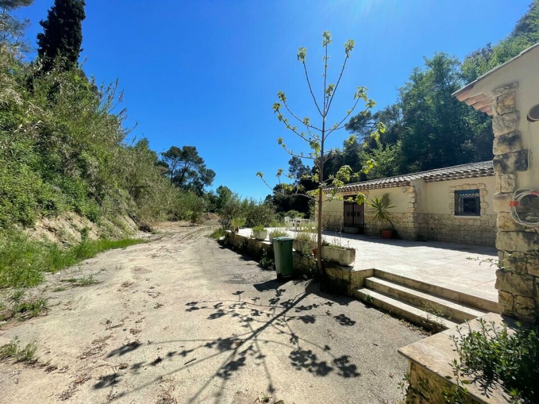 Photo 9 – location Entrepôts / activités	SAINT PAUL DE VENCE (06570)