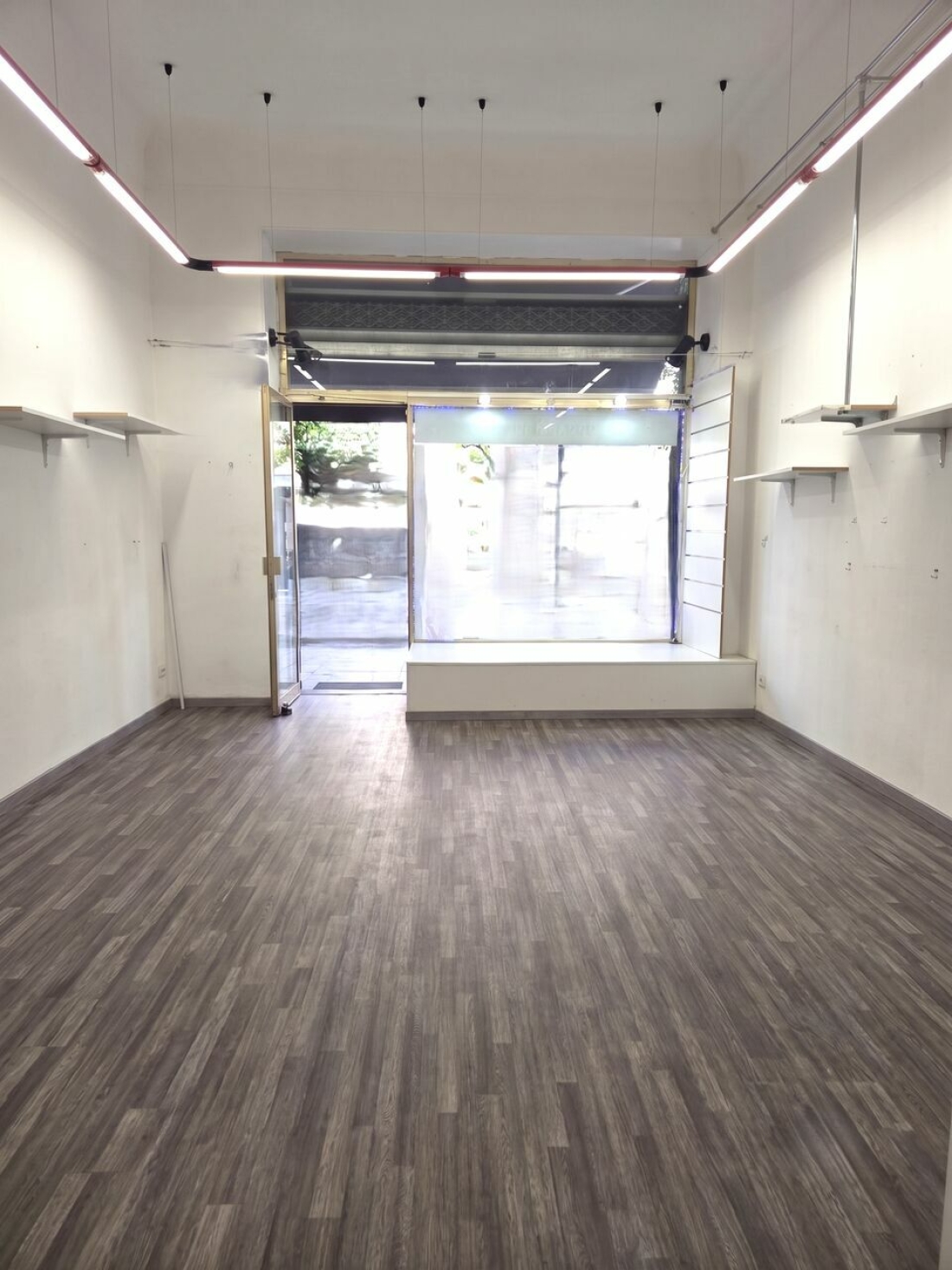 Photo 2 – location Locaux commerciaux	MENTON (06500)