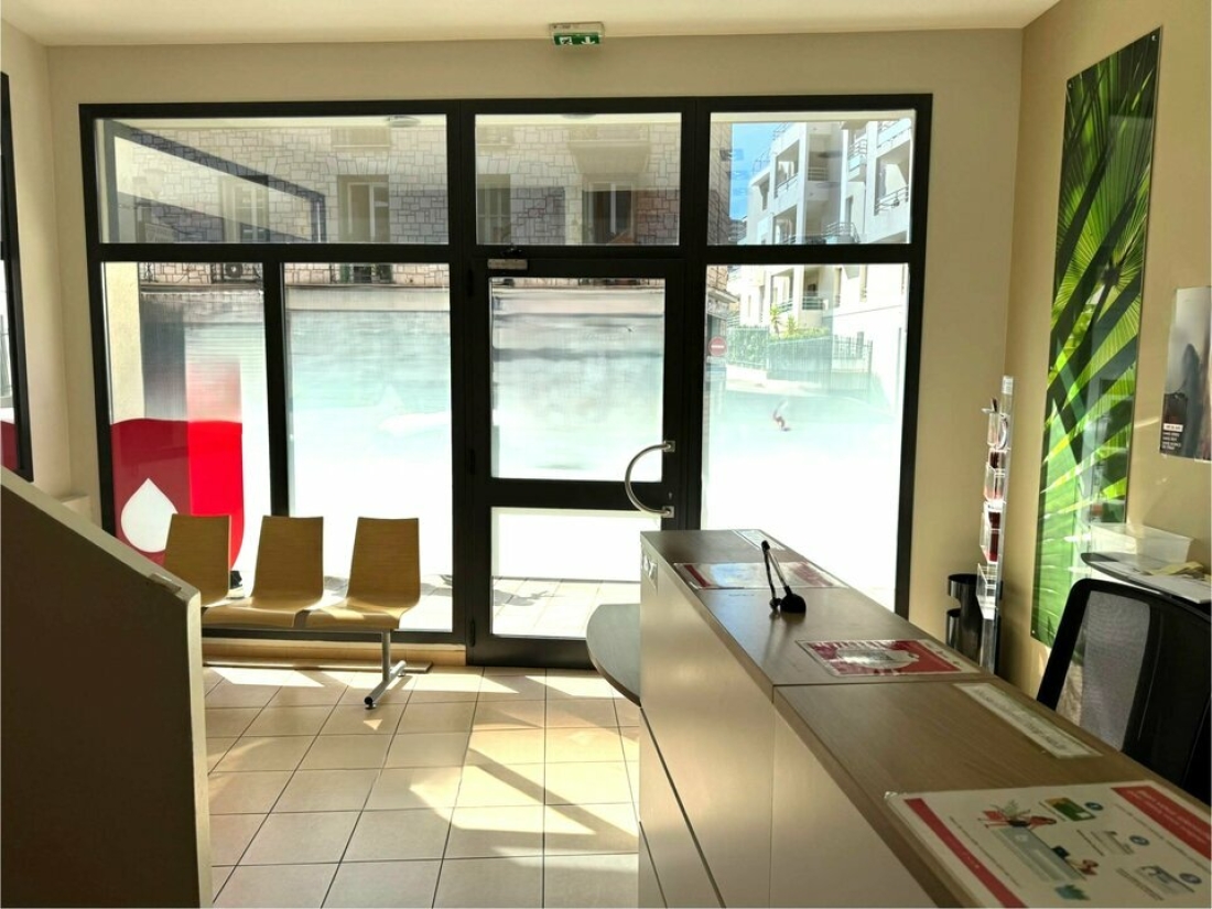 Photo 4 – location Locaux commerciaux	SAINT LAURENT DU VAR (06700)