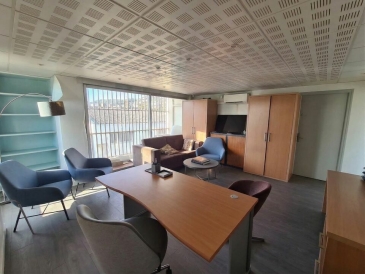 Photo 1 – location bureaux	SAINT LAURENT DU VAR (06700)