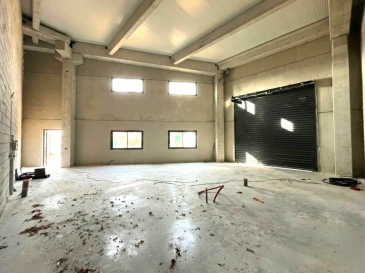 Photo 1 – location Entrepôts / activités	MONTAUROUX (83440)