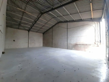 Photo 1 – location Entrepôts / activités	LE CANNET DES MAURES (83340)