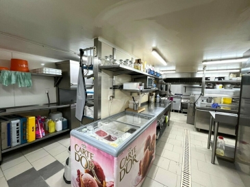 Photo 1 – vente Locaux commerciaux	FAYENCE (83440)