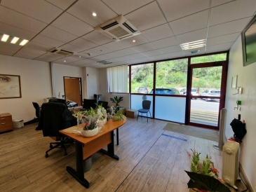 Photo 1 – location Entrepôts / activités	VALLAURIS (06220)