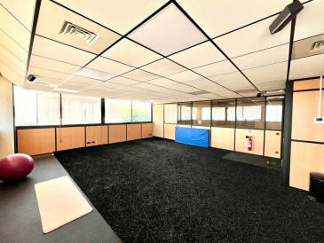 Photo 1 – location bureaux	PUGET SUR ARGENS (83480)