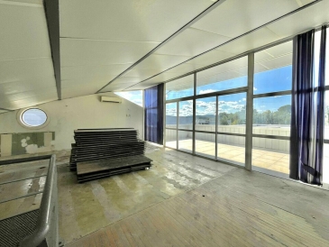 Photo 1 – location bureaux	MONTAUROUX (83440)