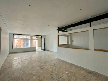 Photo 1 – location Locaux commerciaux	FREJUS (83600)