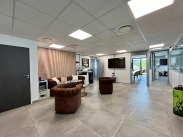 Photo 1 – location bureaux	FREJUS (83600)