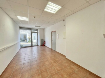 Photo 1 – location Locaux commerciaux	TRANS EN PROVENCE (83720)