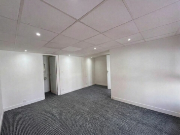 Photo 1 – location bureaux	FREJUS (83600)