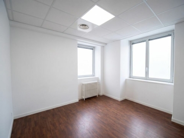 Photo 1 – location Locaux commerciaux	NICE (06300)